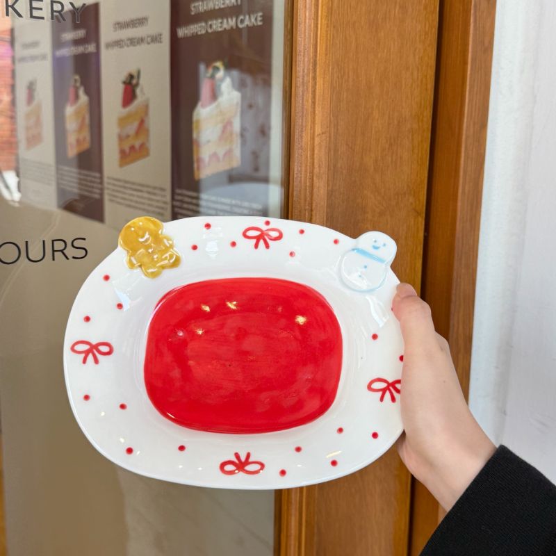 Κεραμικό οβάλ πιάτο με χειροποίητο σχέδιο καρτούν και ανάγλυφο φιόγκο, κατάλληλο για φρούτα και επιδόρπια, ασφαλές για φούρνο μικροκυμάτων