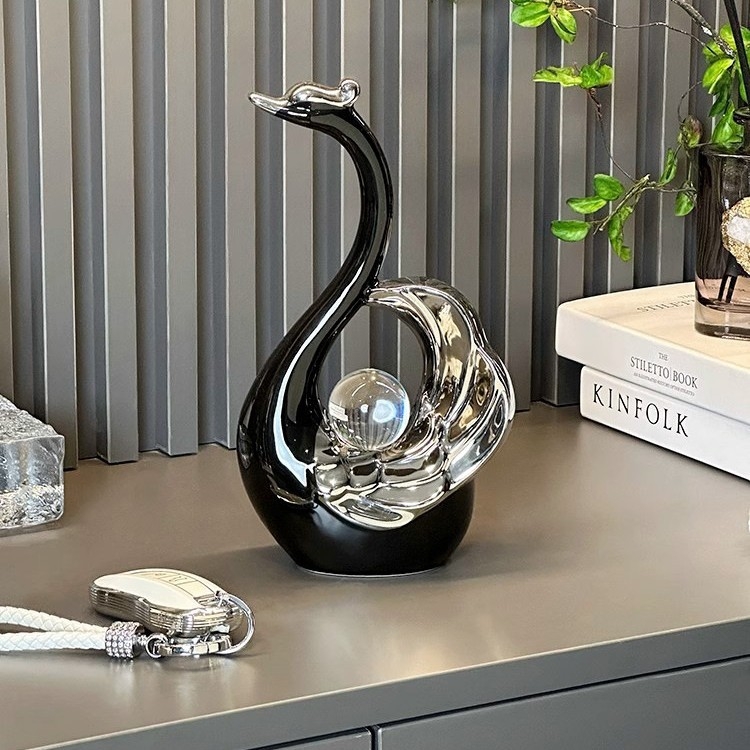 Par labudova od glazirane keramike — kineski stil, svadbeni dar