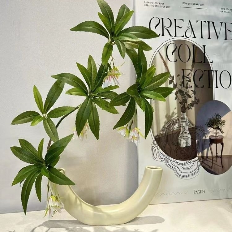 Vază ceramică cu flori de mătase, fabricată prin injecție, decor pentru sufragerie