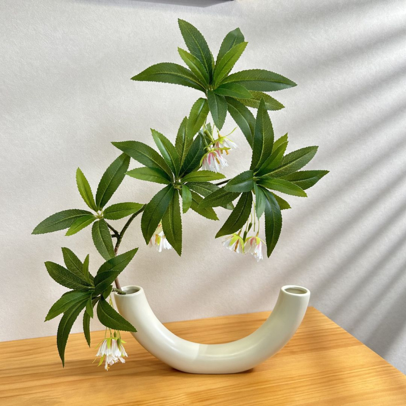 Vază ceramică cu flori de mătase, fabricată prin injecție, decor pentru sufragerie