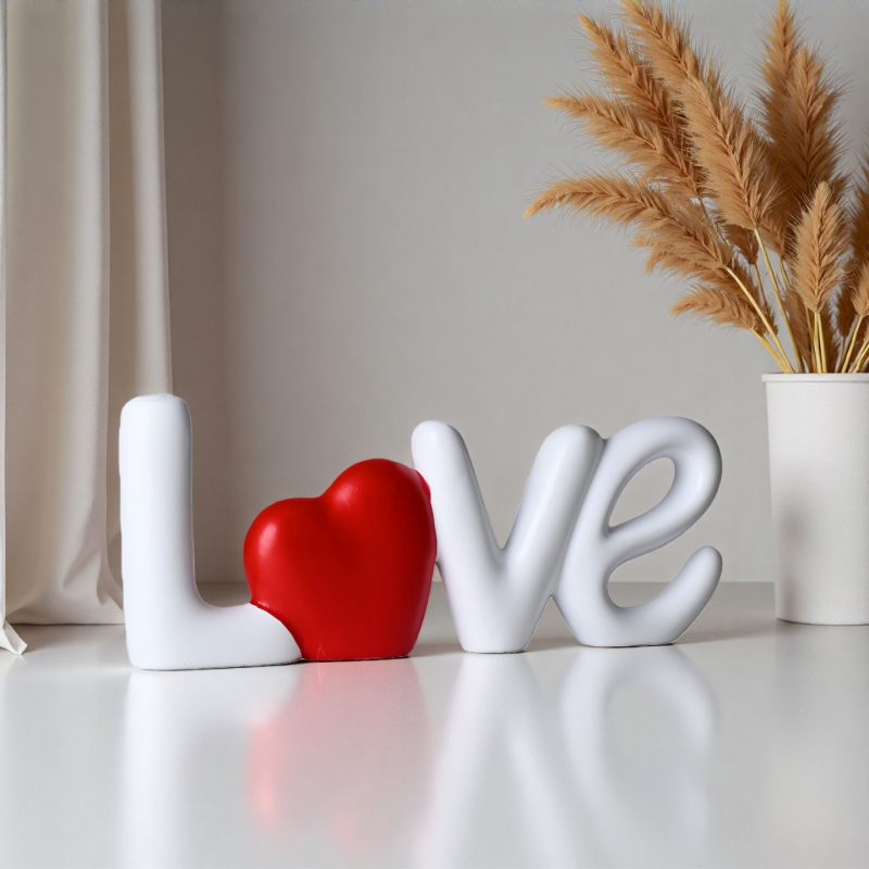 Szív alakú műgyanta dísz – európai stílusban, íróasztalhoz és nappaliba — ajándékhoz készen. (Anyag: Műgyanta; Márka: Fanmulin; Kategória: Műgyanta kézműves termékek; Csomagolás: Egyenként csomagolt; Stílus: Modern egyszerűség)