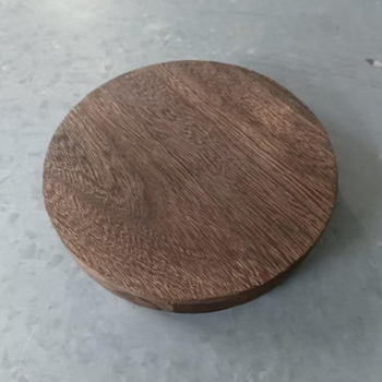 Κύκλικος δίσκος από μασίφ ξύλο – χαραγμένη επιφάνεια, δυνατή προσαρμογή, μοντέρνο στυλ