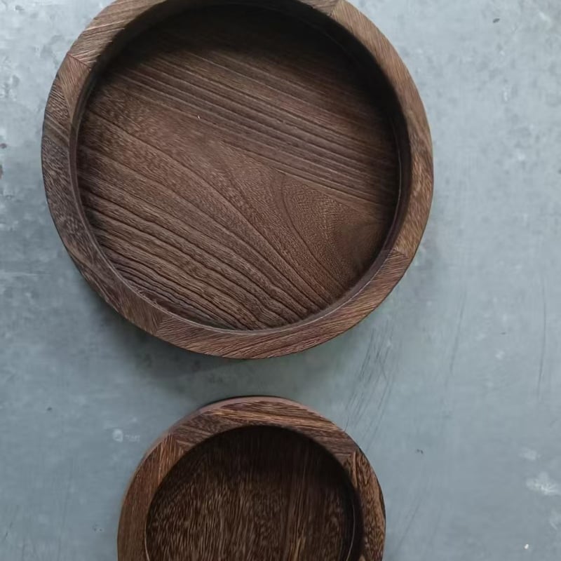 Κύκλικος δίσκος από μασίφ ξύλο – χαραγμένη επιφάνεια, δυνατή προσαρμογή, μοντέρνο στυλ