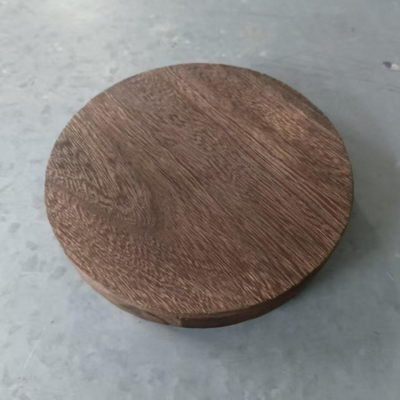 Κύκλικος δίσκος από μασίφ ξύλο – χαραγμένη επιφάνεια, δυνατή προσαρμογή, μοντέρνο στυλ
