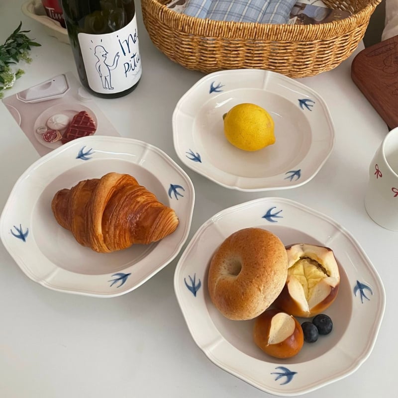 Tanjur - ručno crtani motiv životinje, okrugli porculan, moderni jednostavni stil