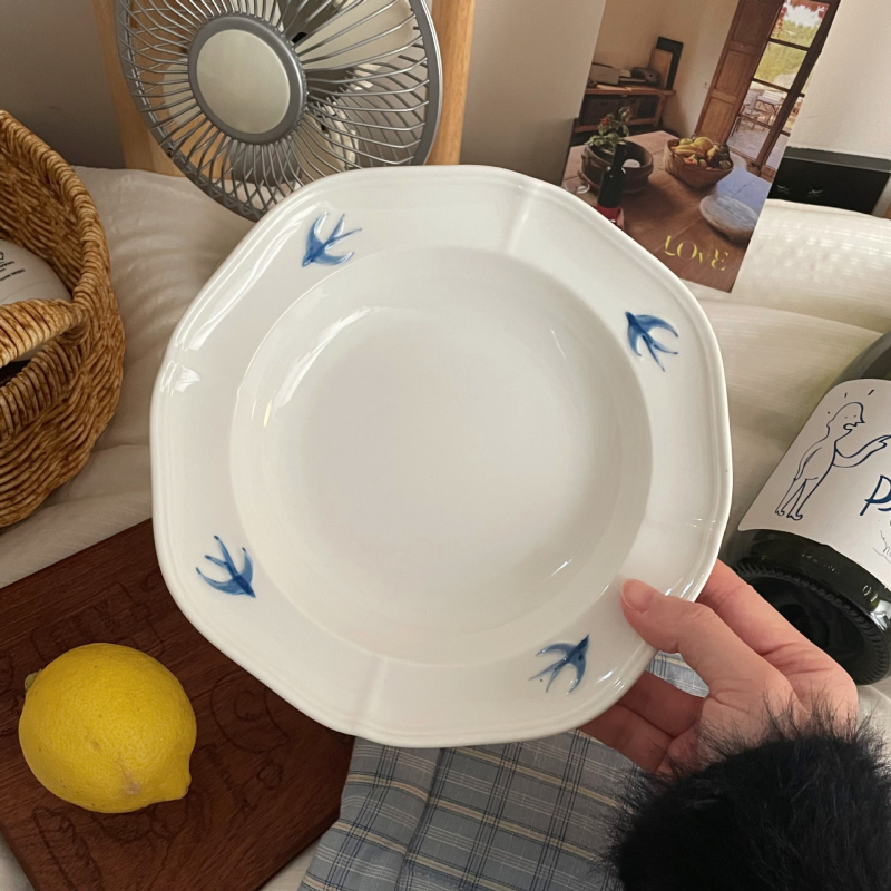 Tanjur - ručno crtani motiv životinje, okrugli porculan, moderni jednostavni stil