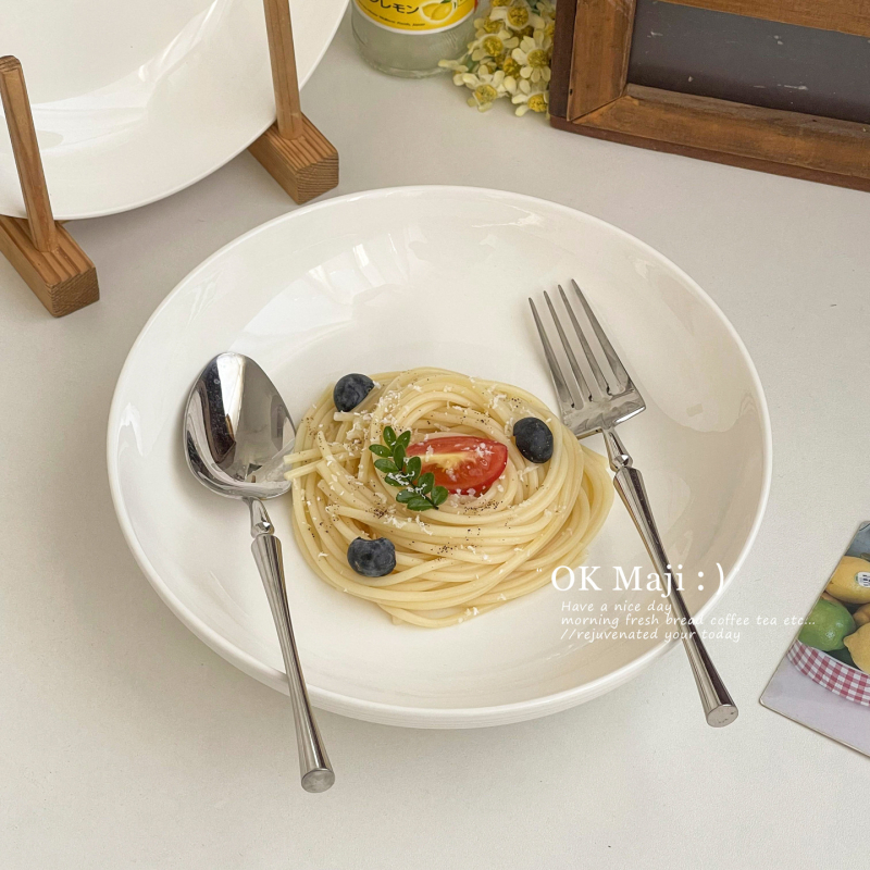 Κεραμικό πιάτο, στρογγυλό, μοτίβο ενιαίου χρώματος, γυαλιστερή επιφάνεια, μοντέρνο μινιμαλιστικό στυλ