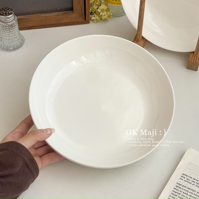 Κεραμικό πιάτο, στρογγυλό, μοτίβο ενιαίου χρώματος, γυαλιστερή επιφάνεια, μοντέρνο μινιμαλιστικό στυλ