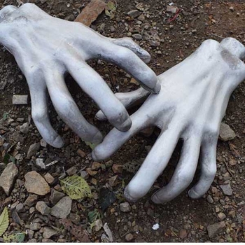 Recuzită de mână din plastic – mână simulată pentru Halloween, casă bântuită, bar, cameră de evadare, salon de tatuaj (Material: Plastic; Proces: Semi-manual, semi-mecanic; Personalizare: Da)