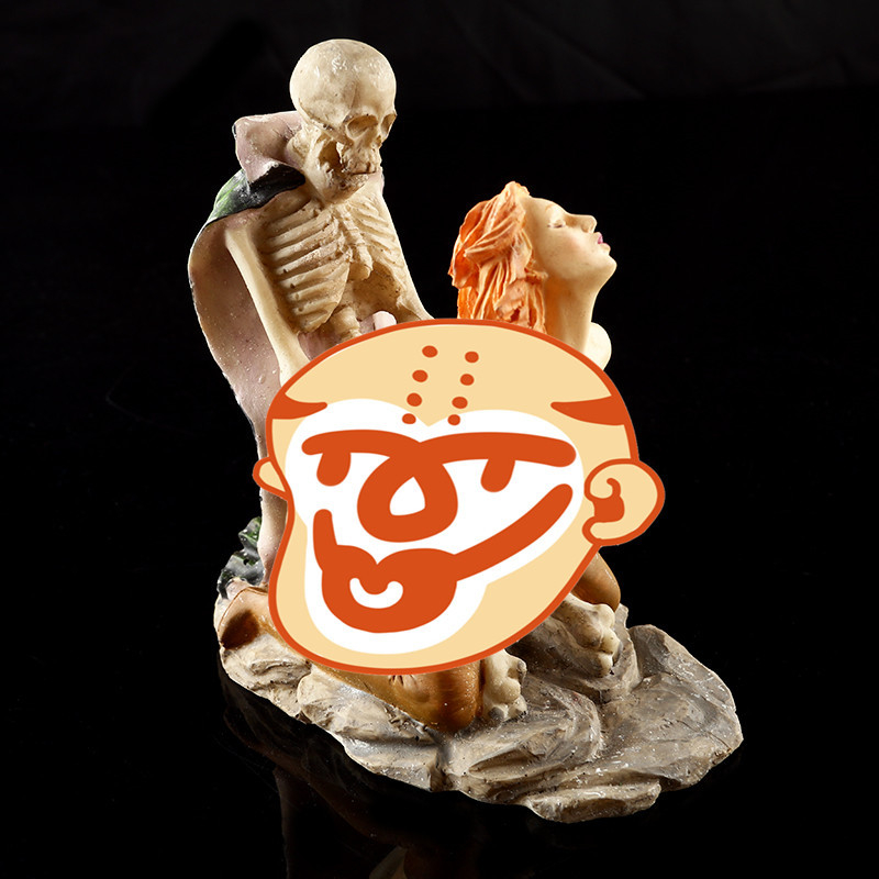 Gyanta figura – férfi és női testet ábrázoló karakterek, Halloween dekoráció bárhoz és otthonhoz, Rushen márka; anyag: szintetikus gyanta; gyártási folyamat: gyanta öntés; kategória: karakterek