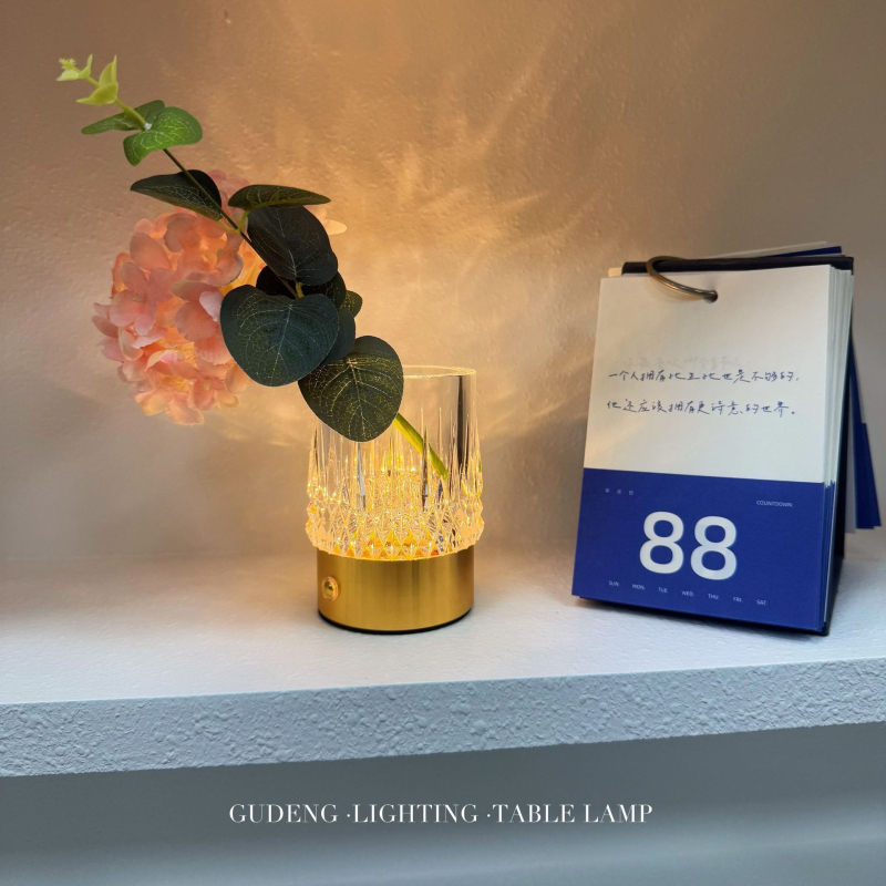 Лампа във форма на кристална ваза, презареждаща се, модерен минимализъм, CE сертифицирана, нощна светлина и амбиентно осветление