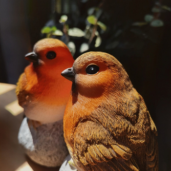 Statuetă de pasăre pe piatră din rășină, pentru decor exterior de grădină, gravată și personalizabilă