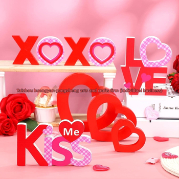 Koka angļu alfabēta dekori ballītēm un kāzām — mūsdienīgs vienkāršs stils, dekori skatuvei, bāram un kafejnīcai