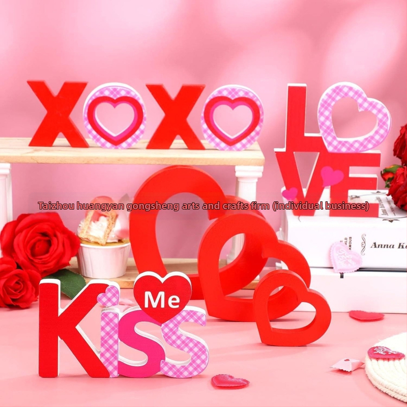 Koka angļu alfabēta dekori ballītēm un kāzām — mūsdienīgs vienkāršs stils, dekori skatuvei, bāram un kafejnīcai