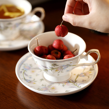Šalica za kavu s nordijskim reljefnim čipkastim uzorkom, keramična, cvjetni uzorak, 350 g, papirnata kutija (keramička, cvjetni uzorak, 350 g, papirnata kutija)
