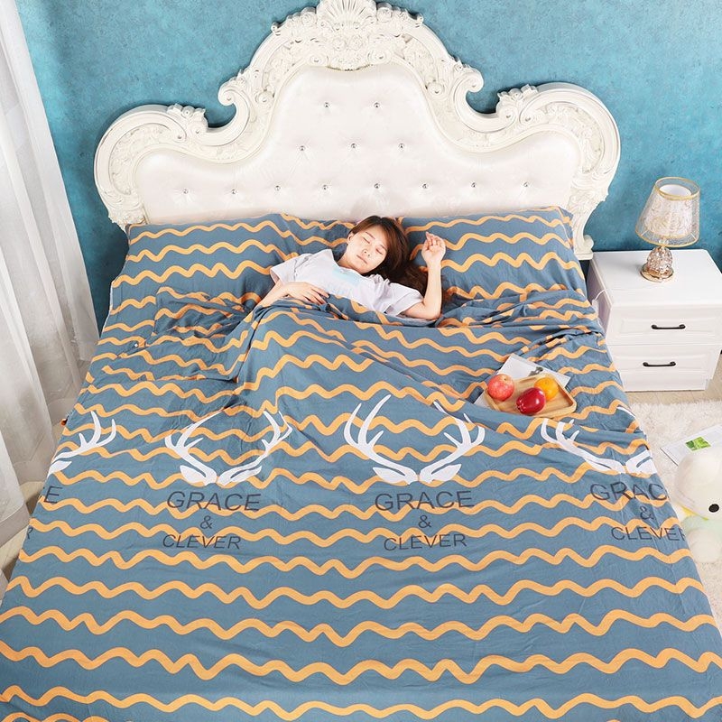 Set sac de dormit cu husă de pilotă | pentru hoteluri și pensiuni | Țesătură: poliester-bumbac; Umplutură: Altă; Grad matern și infantil