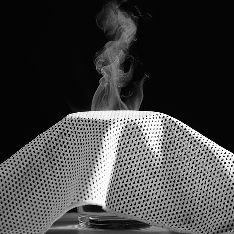 Sporttörölköző, PC/TPU anyag, 52 g, SP márka, felszívja a nedvességet és gyorsan szárad.