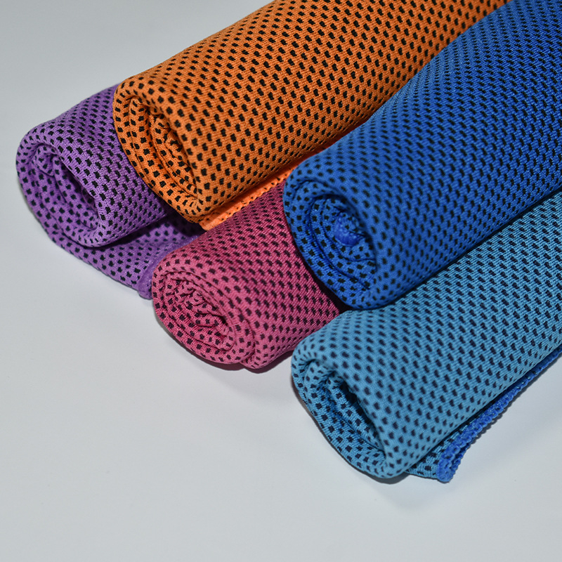 Spordirätik jahutava efektiga, kiire kuivamine, 5–10 s vees imendumine, peenike kiud, õmblus, kohandatud logoga