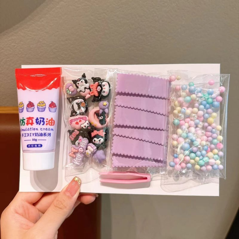 DIY komplet za kosu s karikaturama — ručno izrađeno od plastike/smole, kristalni ukrasi, nepravilan oblik, u kutiji za djecu 3–10 godina