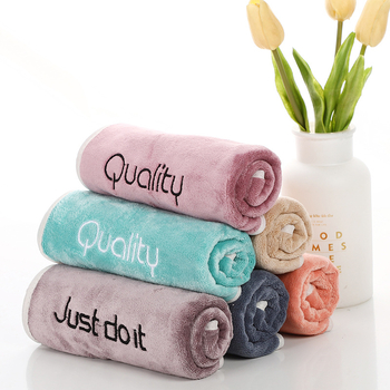 Uterák z korálového velúru s logom vyšívaním, polyester 100D, hmotnosť 200 g alebo viac, vyšívanie, lemovanie, plochý úplet