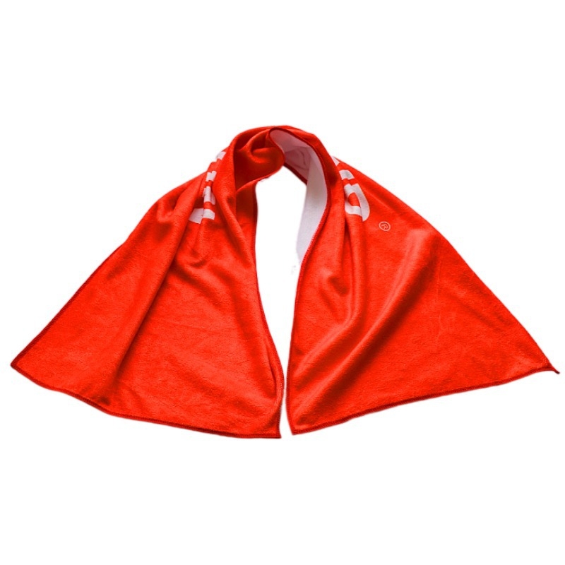 Sporttörölköző mikrofinom rostból, nyomtatott kivitel, 400 g, testre szabható logó, gyors felszívódás 0-5 s