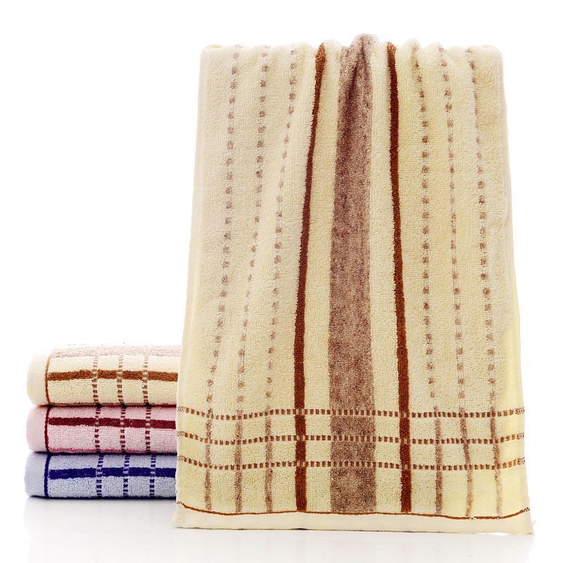 Pamut törölköző, sima szövésű, gyengén csavart szálak, 80–100 g, hímzésre kész