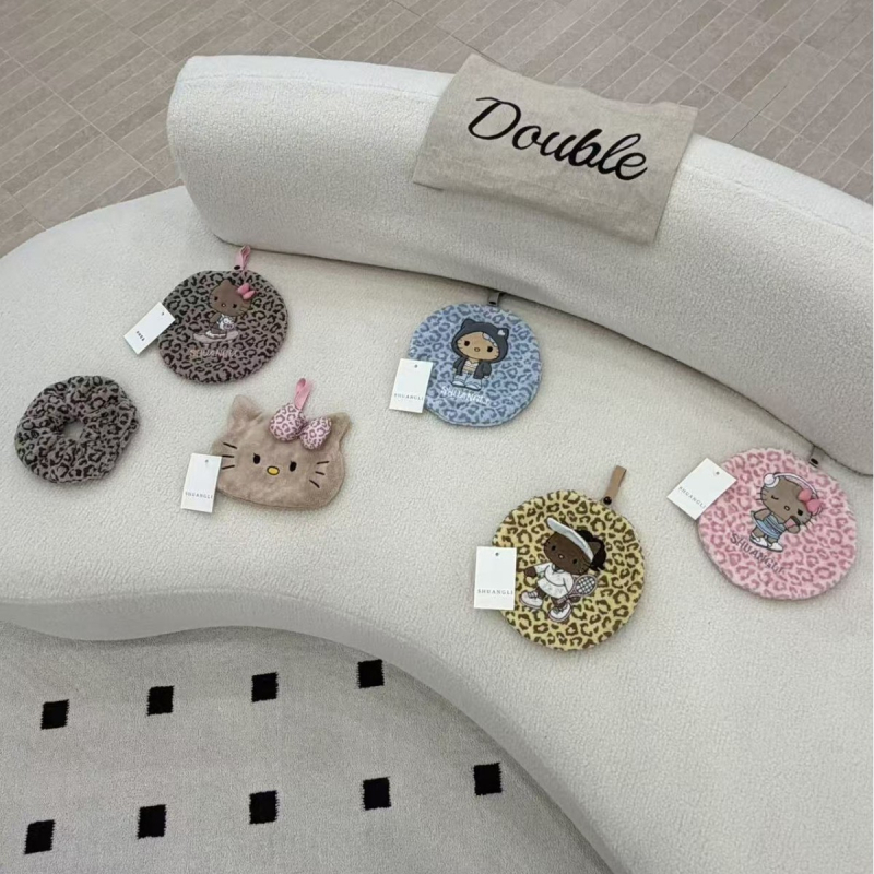 Kéztörlő Leopard KT macskás minta – korall plüss, hímzett, 50–80 g, 32 szál, testreszabható