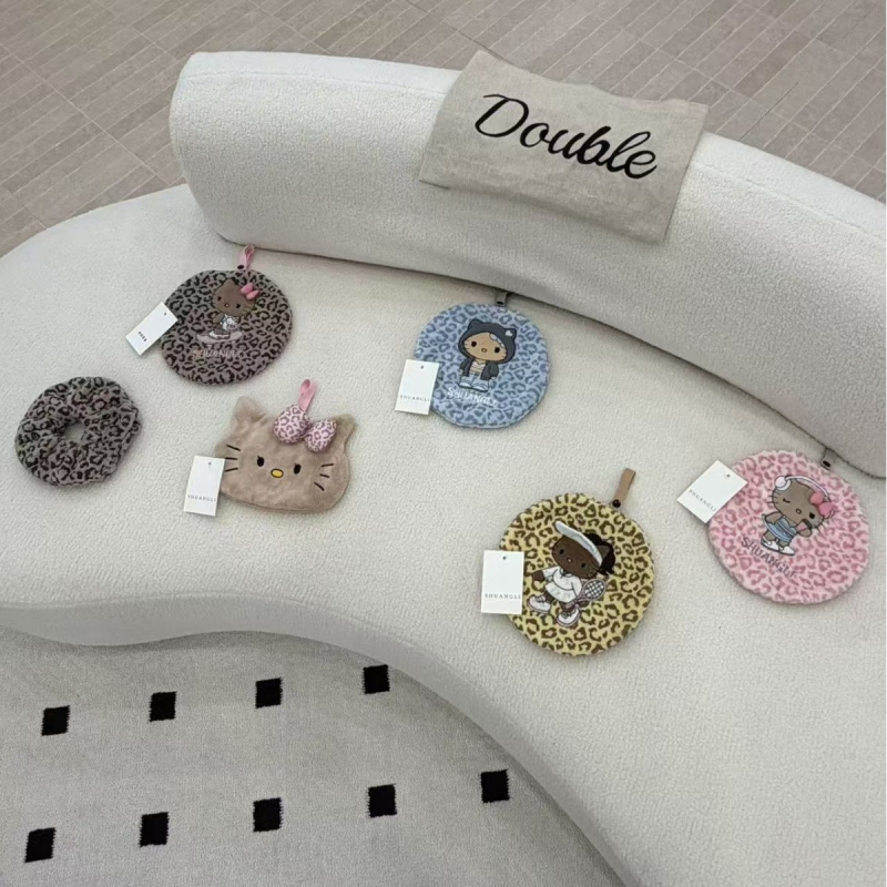 Kéztörlő Leopard KT macskás minta – korall plüss, hímzett, 50–80 g, 32 szál, testreszabható