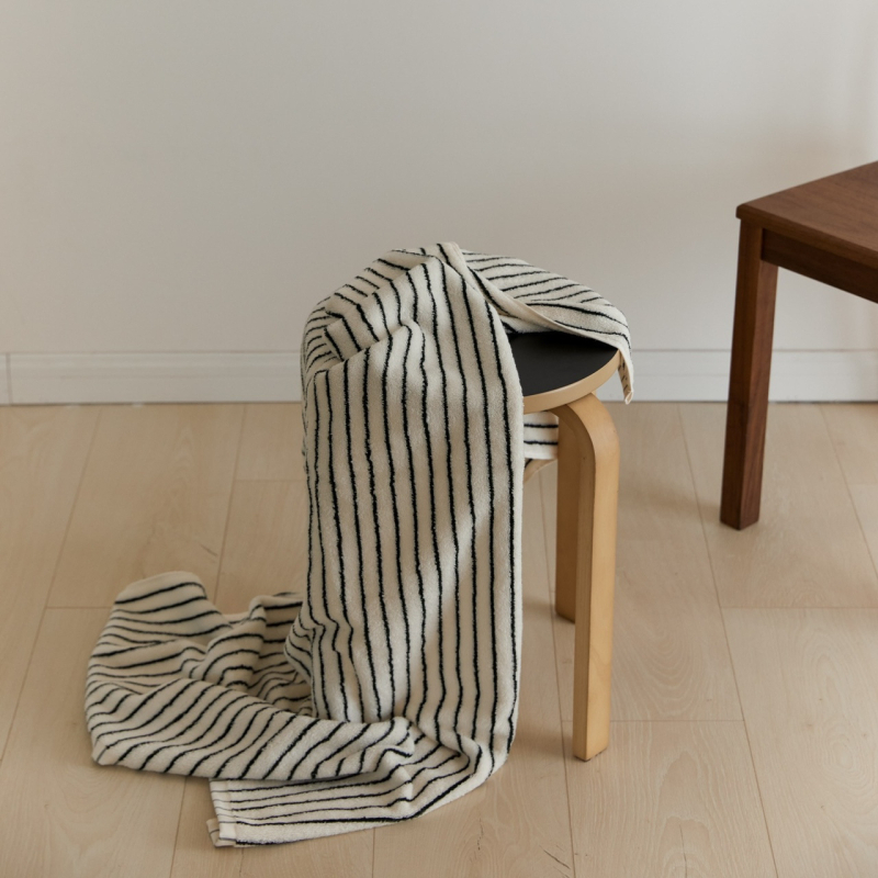 Geometriai mintázatú pamut törölköző-készlet, 32 szál, 100–120 g törölközőnként, tartalmaz fürdő- és arc-törölközőt