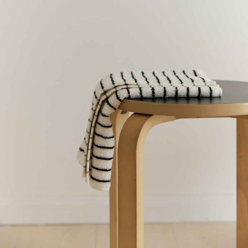 Geometriai mintázatú pamut törölköző-készlet, 32 szál, 100–120 g törölközőnként, tartalmaz fürdő- és arc-törölközőt