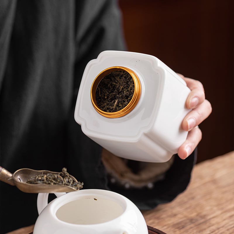 Kerámiából készült teás tartály ötvözetes fedővel, zárható tárolás, modern minimalista stílus, 2024-es megjelenés