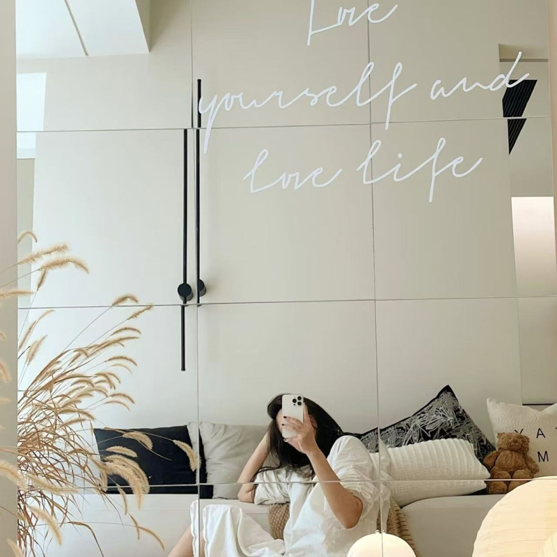 Sienas spogulis, akrila virsma, pašlīmējošs, ģeometriska režģa raksts, 1 gab., akrila rāmis