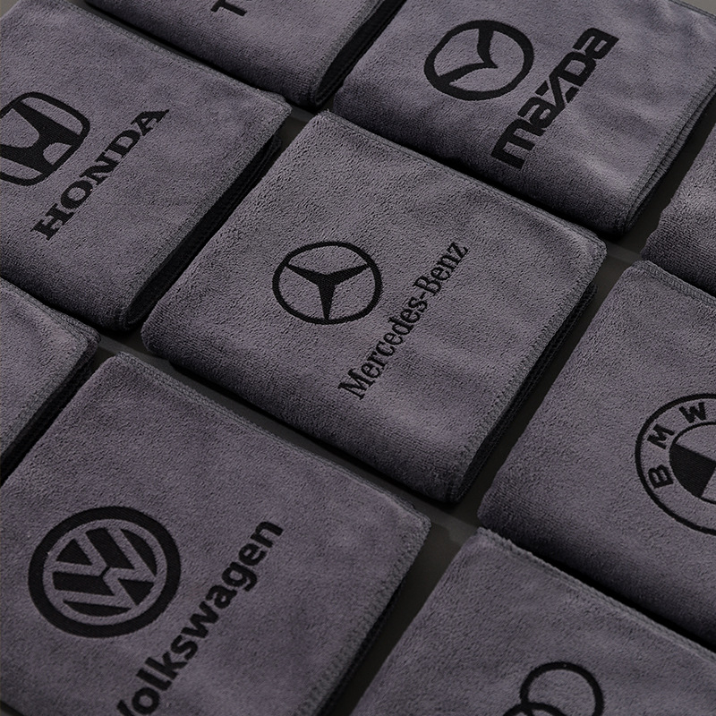 Mikrovlaknena krpa za automobil - višestruka uporaba, bez dlačica, debela, upija i dezinficira unutrašnjost, s rubnim šavom