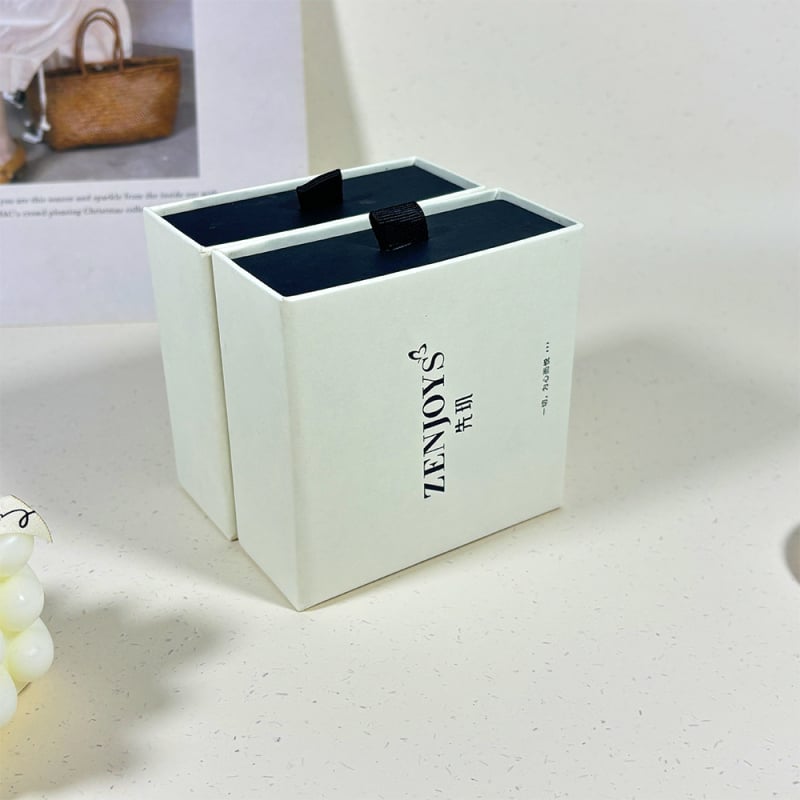 Kutija za nakit s logom i ladicom – za prstene, naušnice, narukvice i ogrlice | Materijal: papir/karton; Vrsta pakiranja: kutija za pakiranje; Marka: Art box; Posebno pakiranje: pakiranje nakita