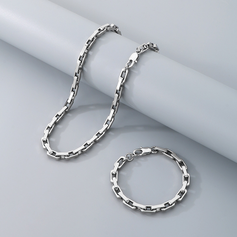 Férfiaknak szánt titánacél karkötő ipari stílusban, vastag négyszögletes lánccal és geometriai sík lánccal, elektroplattázott felülettel, Butterfly Chain KN286385-Z