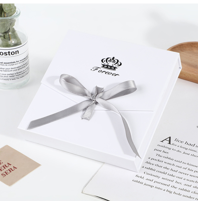 Cutie pentru cercei - organizator cu 7 compartimente, capacitate pentru 5 compartimente, ambalare bijuterii