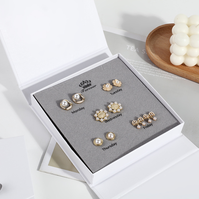 Cutie pentru cercei - organizator cu 7 compartimente, capacitate pentru 5 compartimente, ambalare bijuterii