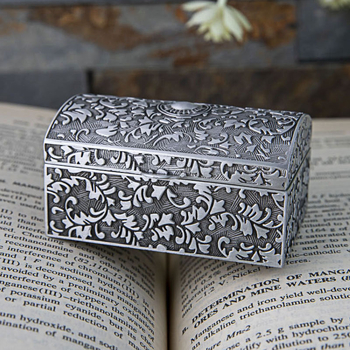 Cutie pentru bijuterii - metalică, Design clasic de comoară, Dimensiuni 8.2×5.2×4.2 cm, Hangkai