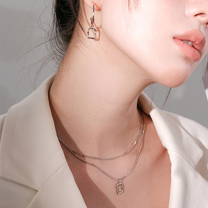 Ogrlica od legure, elektroplatirano, dvostruki sloj geometrijski privjesak, lanac klavikule, duljina 51–60 cm