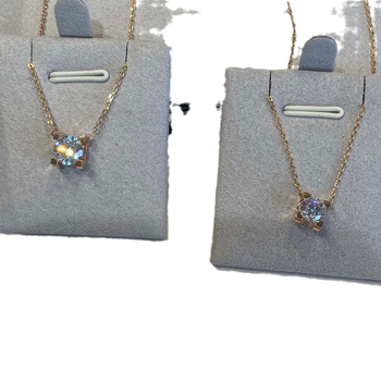 Colier din argint 925 cu pandantiv corn, placat cu aur 18K, diamant de 1 carat, montură cu patru brațe, lanț șarpe