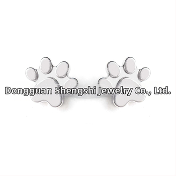 Kaķa nagla uz lūpām — pulēts G23 titāns, ģeometrijiska forma, universāls stils