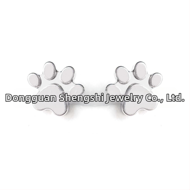 Kaķa nagla uz lūpām — pulēts G23 titāns, ģeometrijiska forma, universāls stils