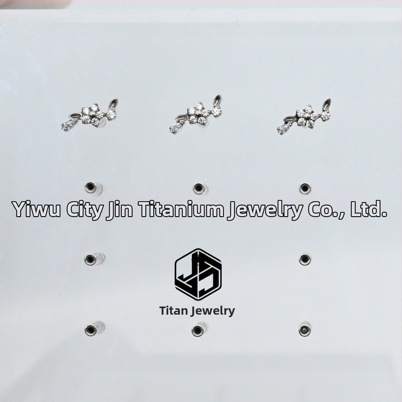 Auskari no implantāta titāna sakausējuma, ziedu forma, dimantu apdare, ar vienu galvu