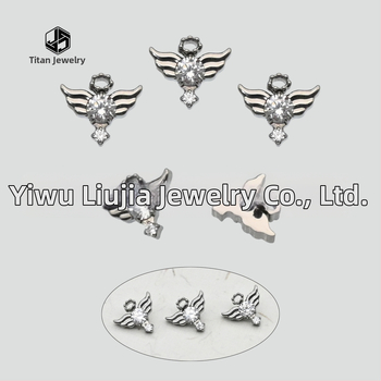 Auskari no implantējama titāna sakausējuma ar eņģeļu spārniem un dimantiem, karikatūras stilā, unisex