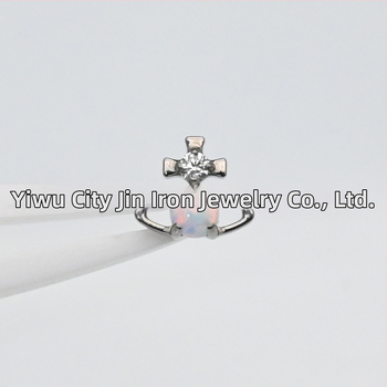 Auskari no implantējama titāna sakausējuma ASTM F-136, zvaigznītes forma, dimanta apstrāde, kristāls