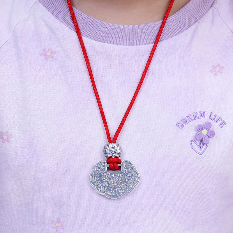 Dječji lančić od čistog srebra s graviranim tekstom – etnički stil, oko 22,5 g