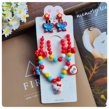 Детски комплект бижута: ретро стил, зайче с панделка — колие, гривна и ушни клипсове, четири части; Материал: пластмаса/смола; Ръчна изработка; Фигура: зайче; Възраст: 3–6, 6–10, над 10