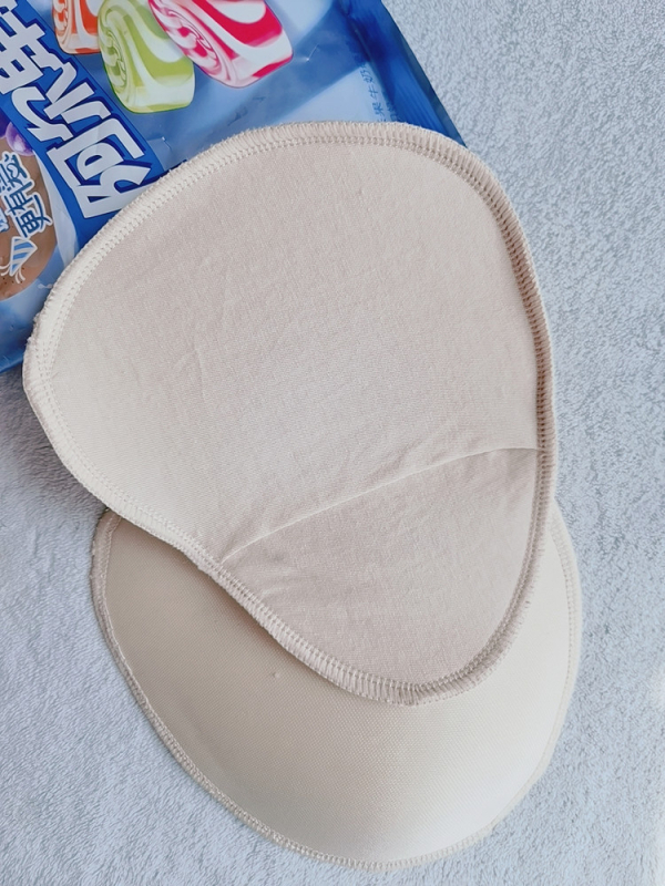 Pamutból készült protézismellpad – töltés nélküli, anyag: pamut; vastagság: sűrűsített; feldolgozási ciklus: 10 nap; funkció: növeli a teltséget; OEM minimális rendelés: 500