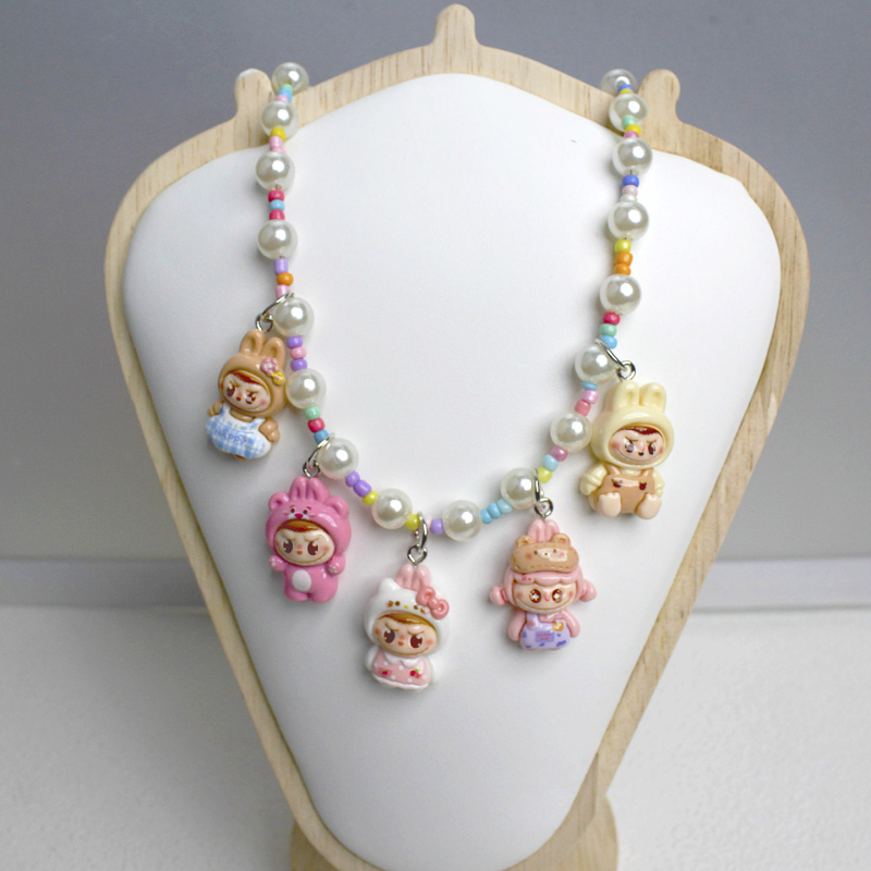 Огърлица Labubu с висулка карикатурен герой, ръчна изработка, висулка от пластмаса/акрил, топчеста верига, регулиeма дължина