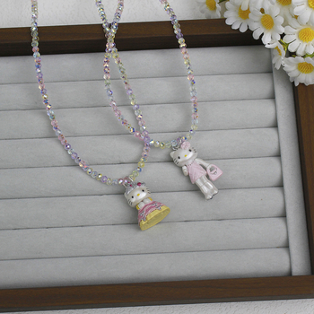 Ръчно изработена детска огърлица с котешка висулка, пластмаса/акрил, топчеста верига